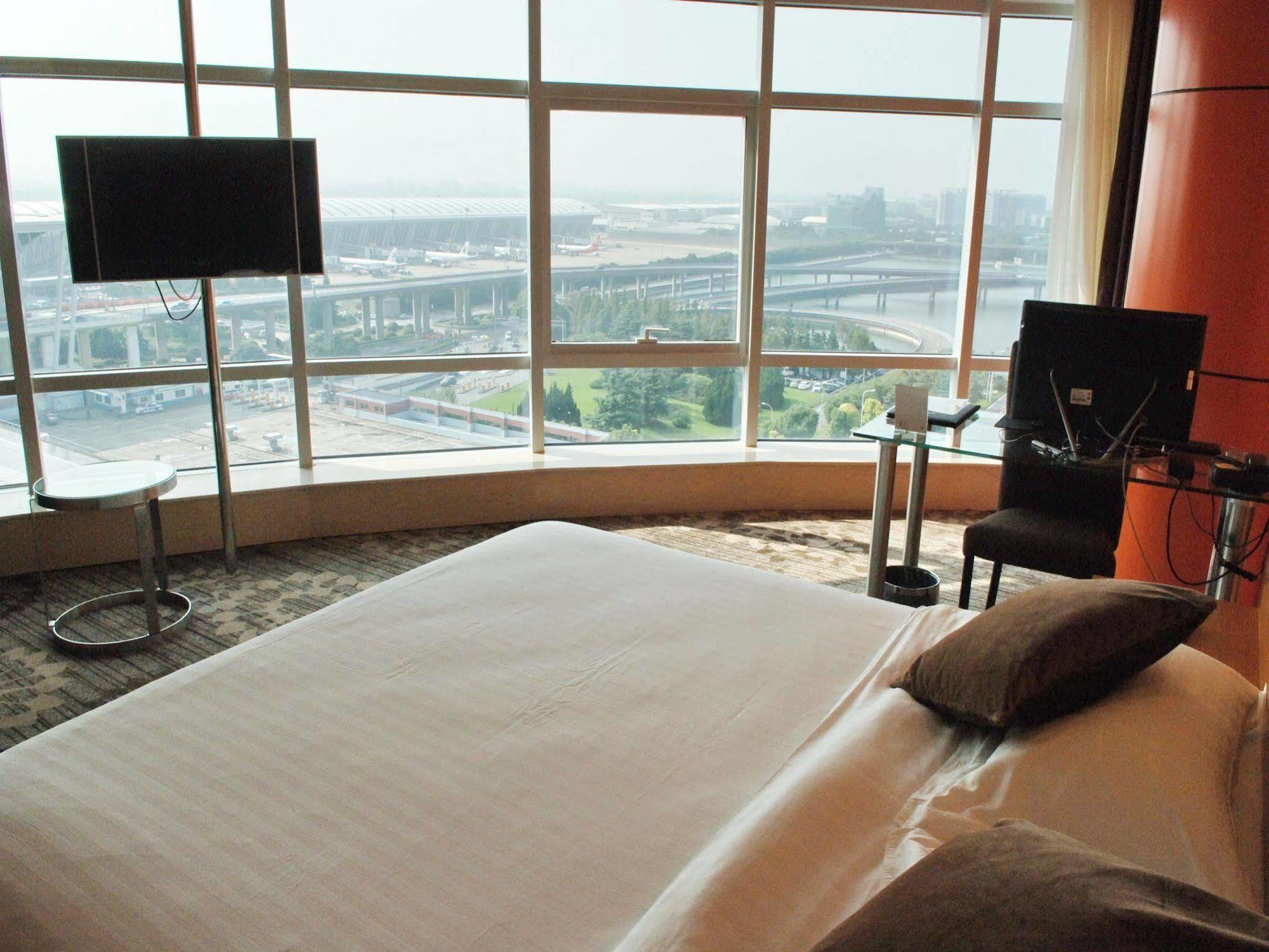 Khách sạn Da Zhong Pudong Airport 4*